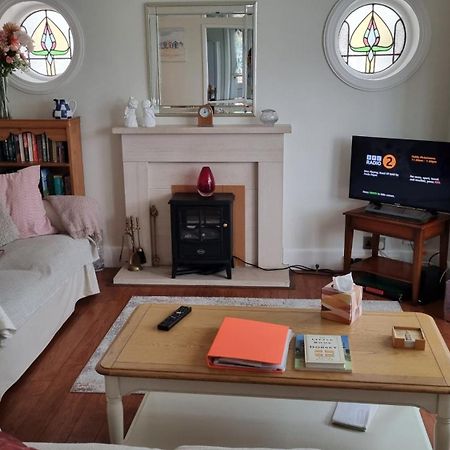 Cosy Bournemouth Bungalow Ferndown Eksteriør bilde
